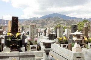 西富岡墓地